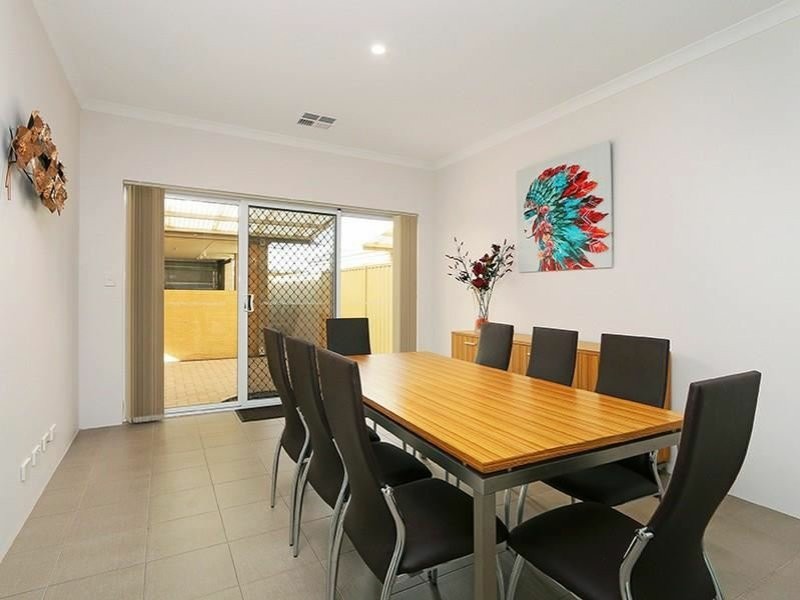 7 Pegus Way, Piara Waters WA 6112