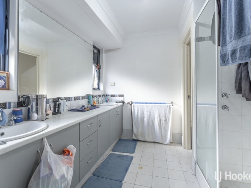 23 Cologne Parkway, Piara Waters WA 6112