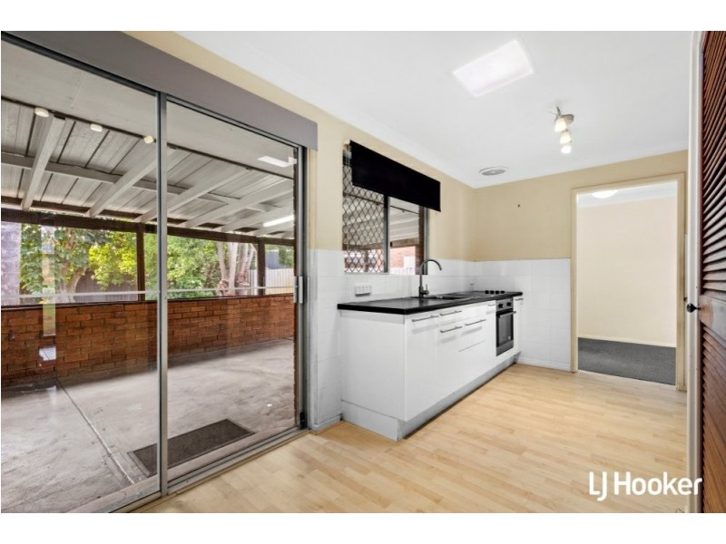 8 McLeish Place, Thornlie WA 6108