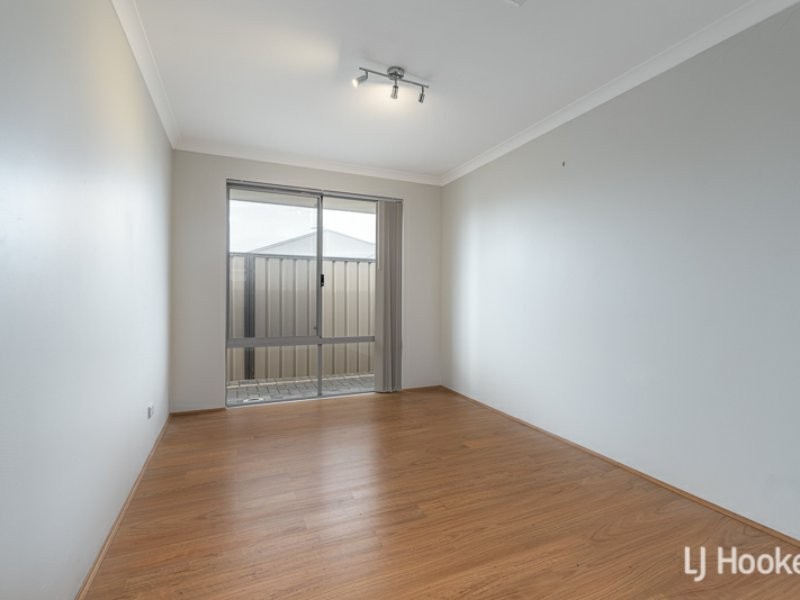 11 Montpellier Way, Piara Waters WA 6112