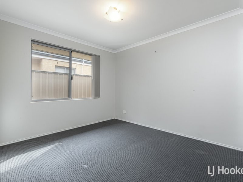 11 Montpellier Way, Piara Waters WA 6112