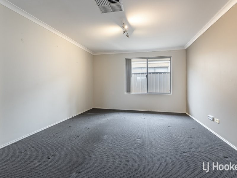 11 Montpellier Way, Piara Waters WA 6112