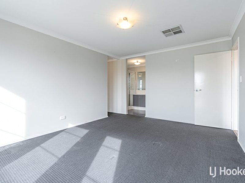 11 Montpellier Way, Piara Waters WA 6112