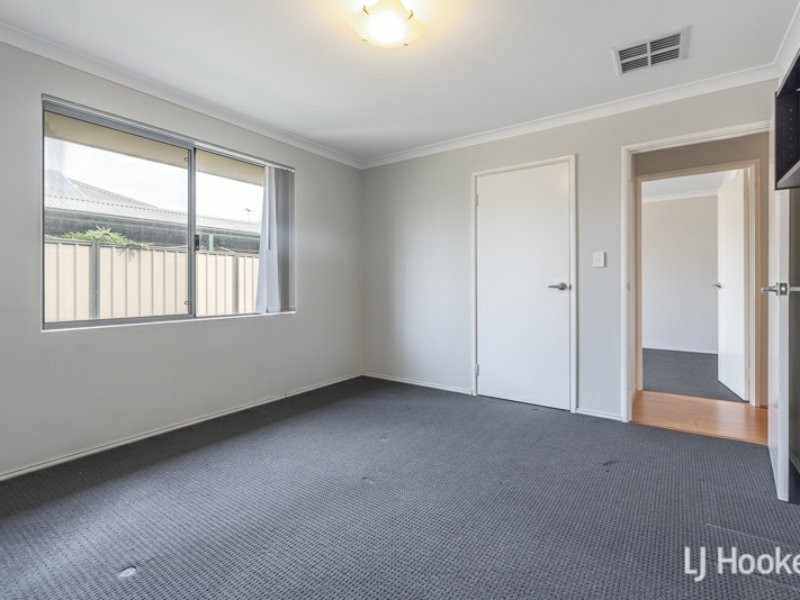 11 Montpellier Way, Piara Waters WA 6112