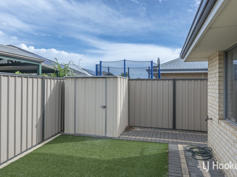 11 Montpellier Way, Piara Waters WA 6112