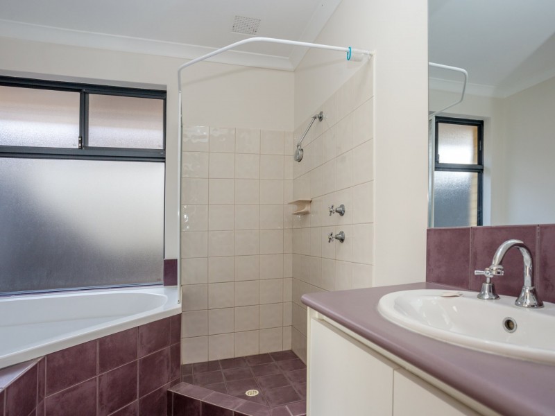 20 Elliot Place, Thornlie WA 6108