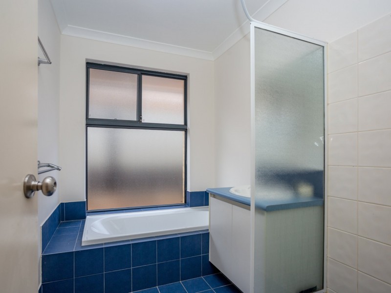 20 Elliot Place, Thornlie WA 6108