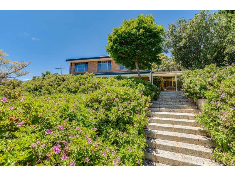 13 Rushton Terrace, Mount Nasura WA 6112