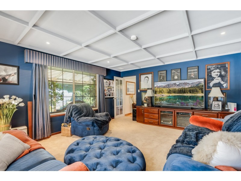 13 Rushton Terrace, Mount Nasura WA 6112