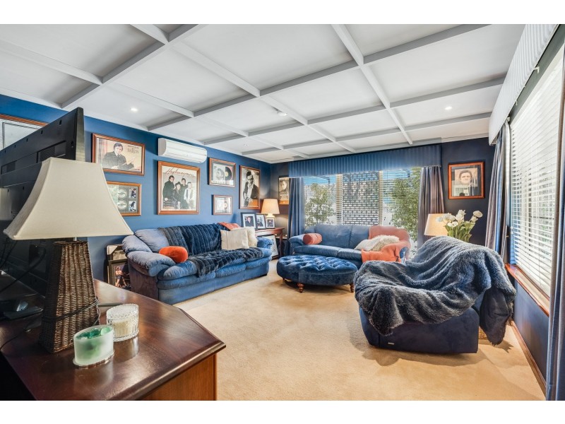 13 Rushton Terrace, Mount Nasura WA 6112