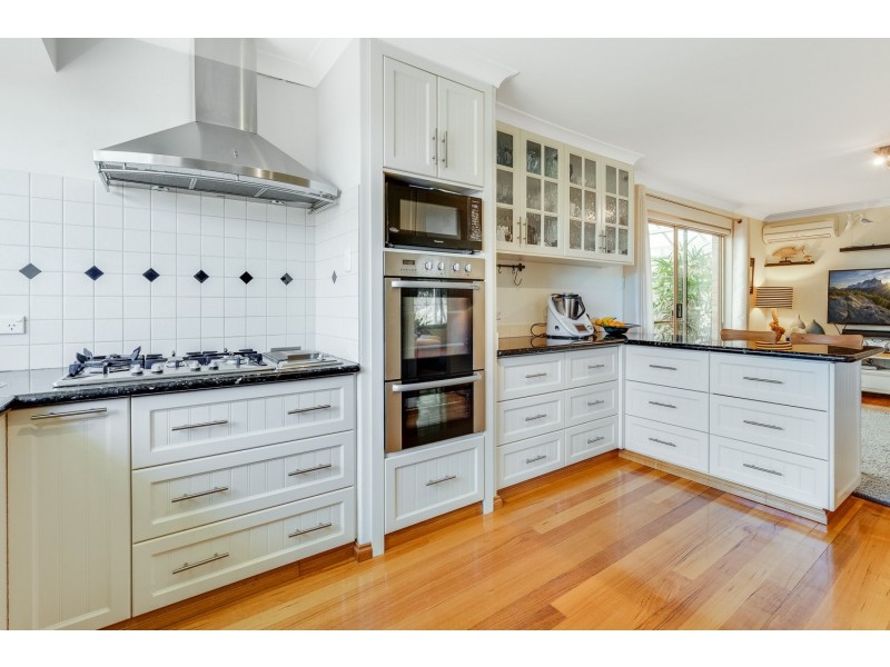 13 Rushton Terrace, Mount Nasura WA 6112