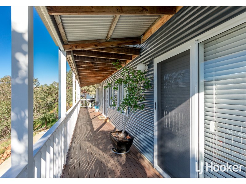 4 Emerald Place, Mount Richon WA 6112