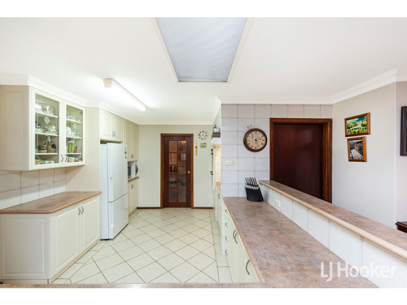 69 Grenadier Drive, Thornlie WA 6108