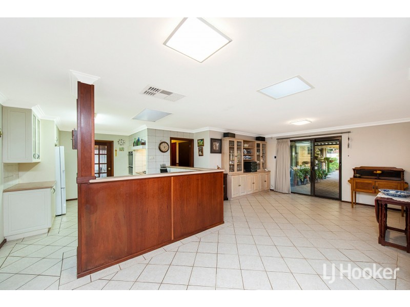 69 Grenadier Drive, Thornlie WA 6108