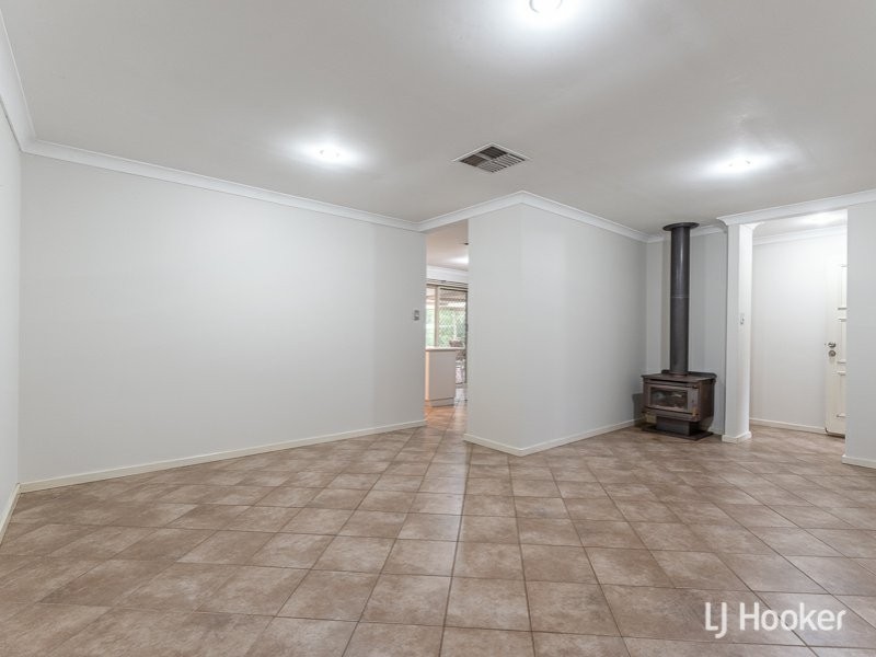 35 Lockhart Place, Gosnells WA 6110