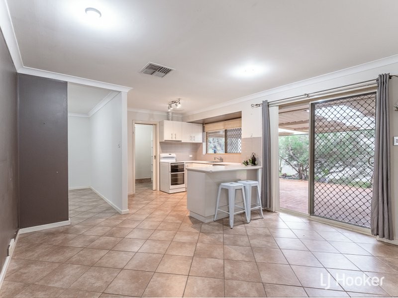 35 Lockhart Place, Gosnells WA 6110