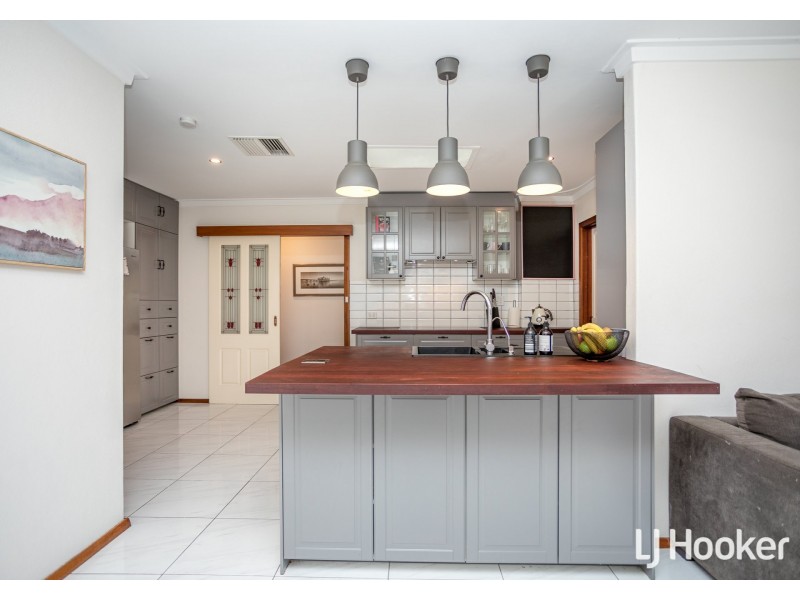 12 Reach Place, Huntingdale WA 6110