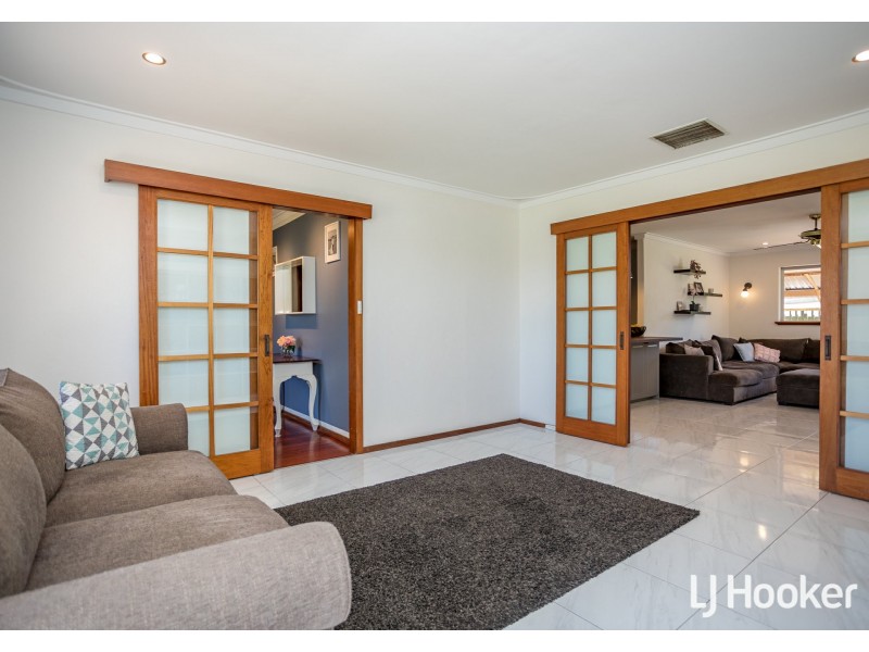 12 Reach Place, Huntingdale WA 6110