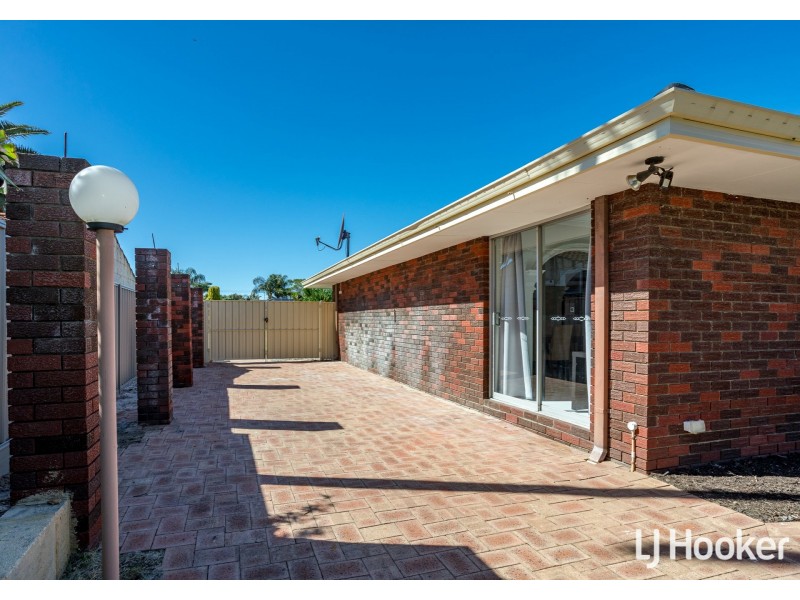 12 Reach Place, Huntingdale WA 6110