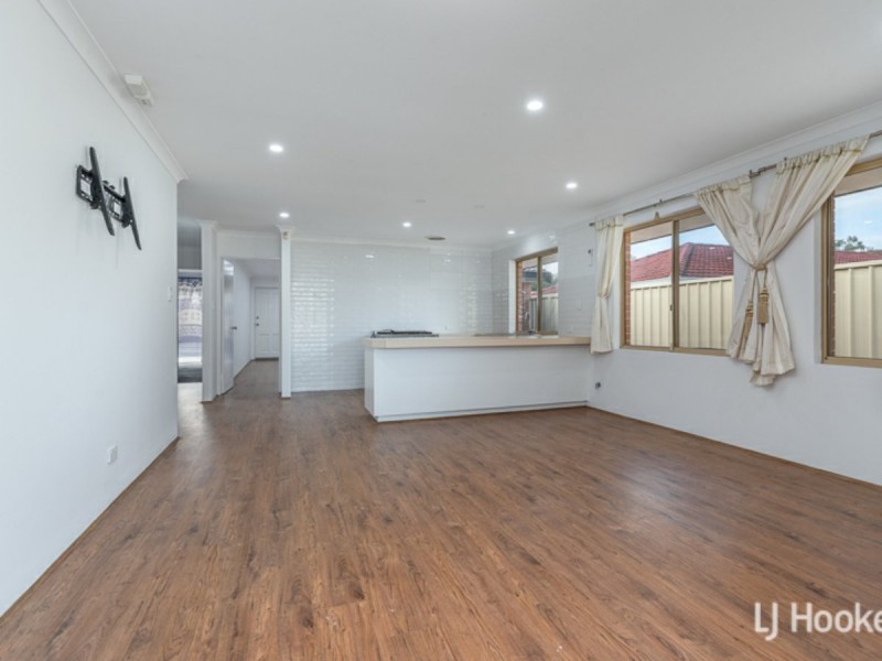 9 Errina Road, Alexander Heights WA 6064