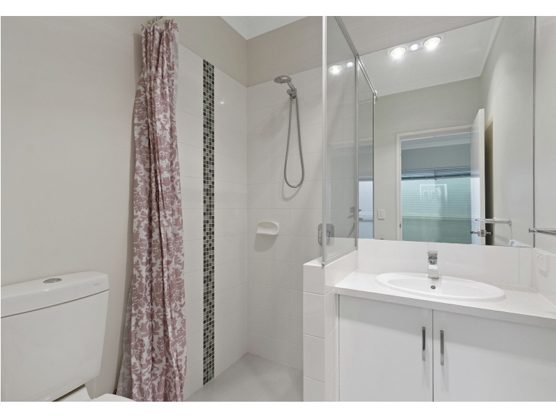 1/15 Debenham Street, Thornlie WA 6108