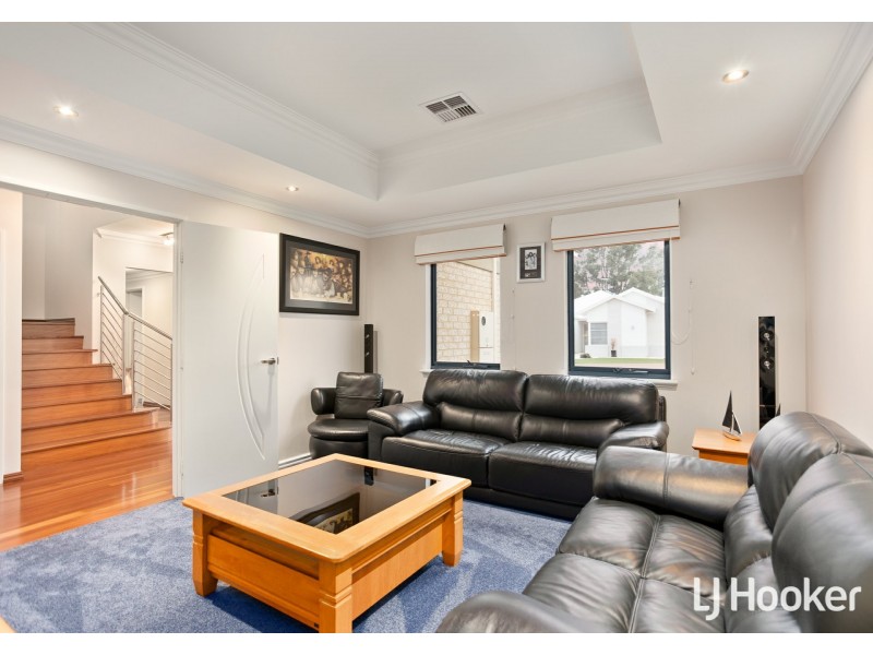 2/9 Ladham Turn, Canning Vale WA 6155