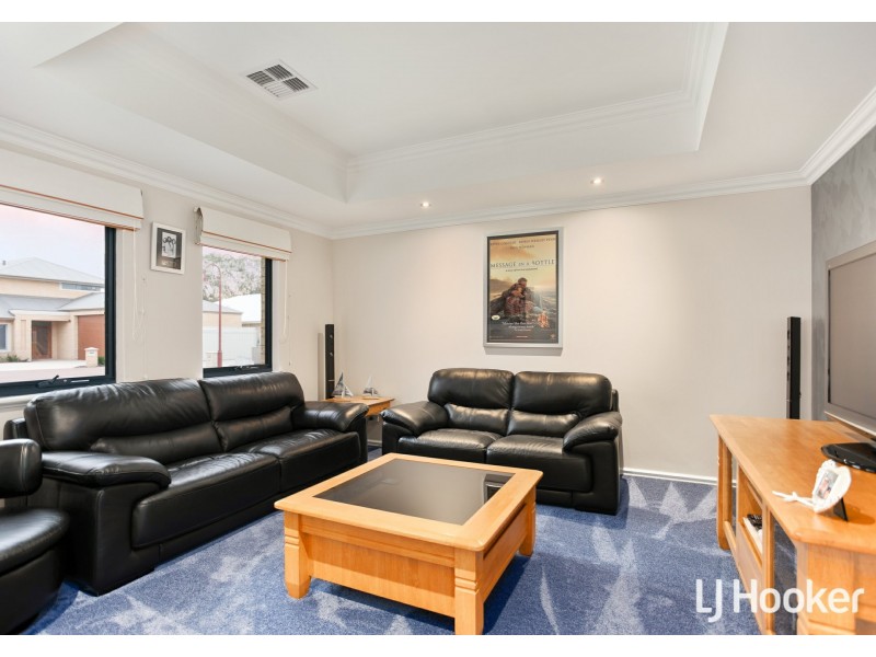 2/9 Ladham Turn, Canning Vale WA 6155