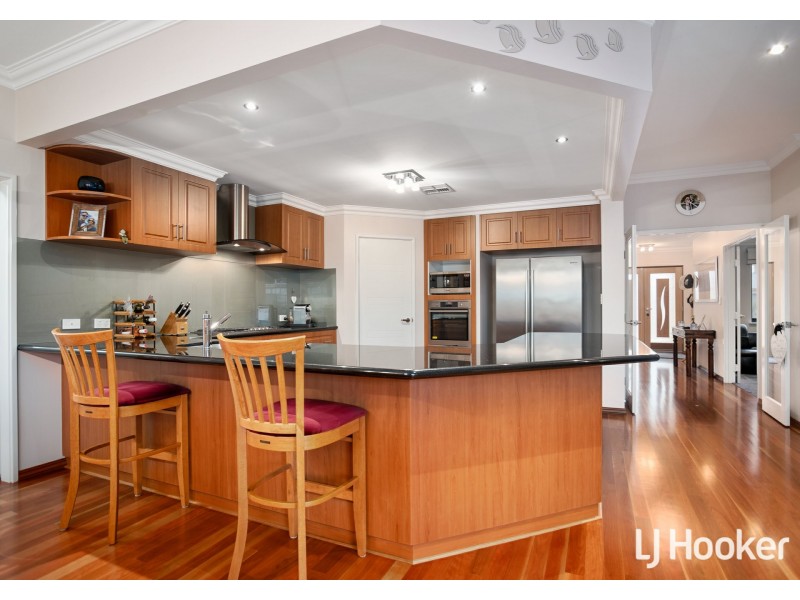 2/9 Ladham Turn, Canning Vale WA 6155