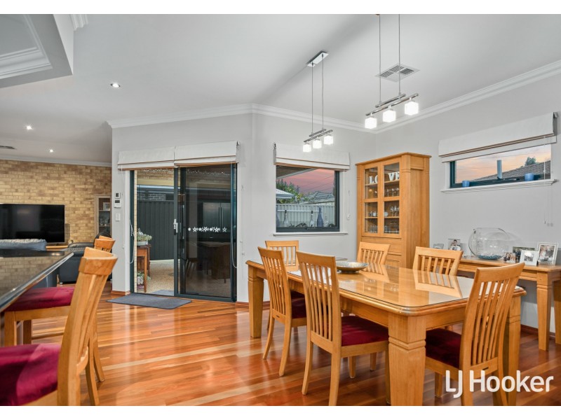 2/9 Ladham Turn, Canning Vale WA 6155