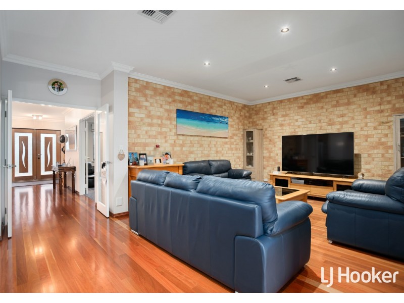 2/9 Ladham Turn, Canning Vale WA 6155