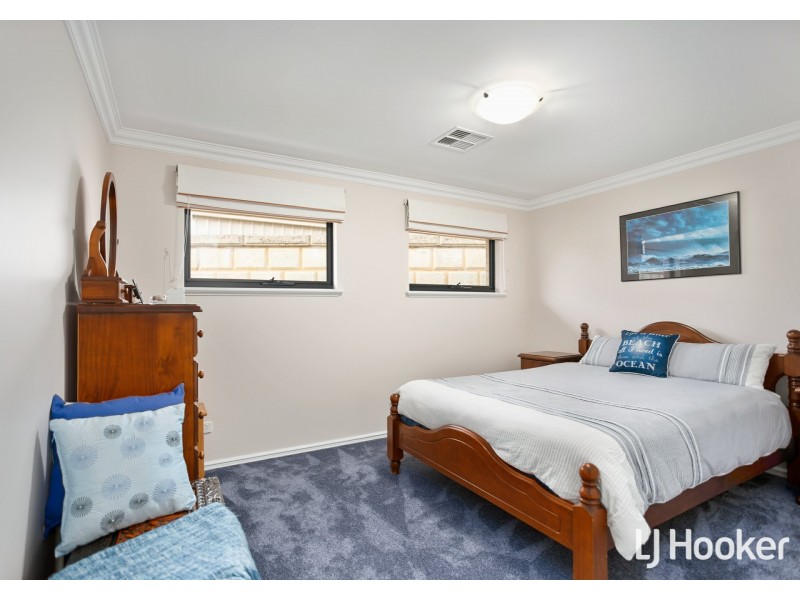 2/9 Ladham Turn, Canning Vale WA 6155