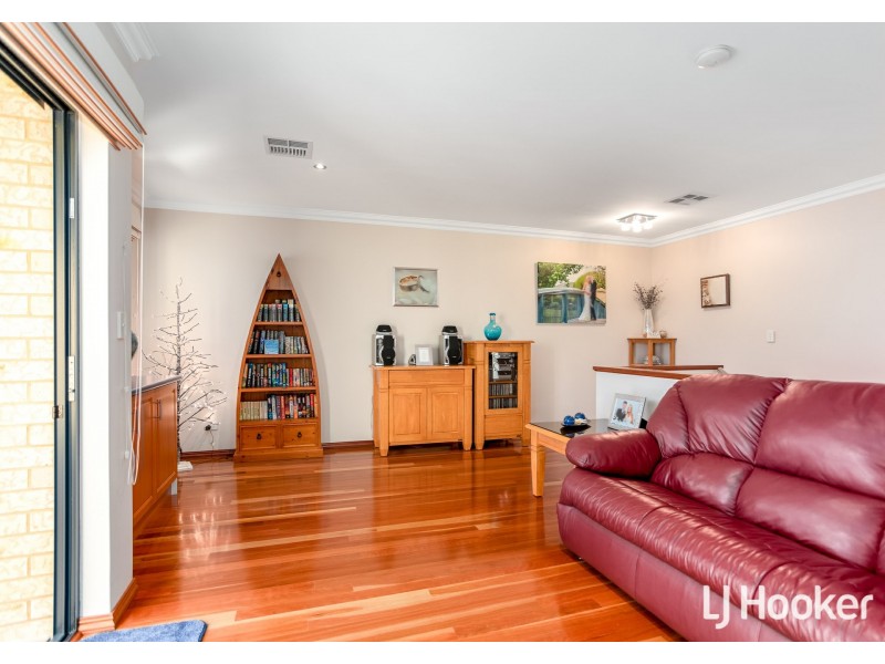 2/9 Ladham Turn, Canning Vale WA 6155