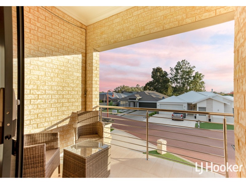 2/9 Ladham Turn, Canning Vale WA 6155