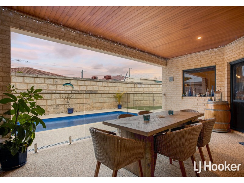 2/9 Ladham Turn, Canning Vale WA 6155