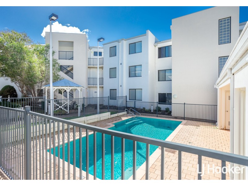 6/17 Southdown Place, Thornlie WA 6108