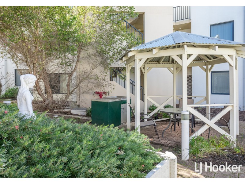 6/17 Southdown Place, Thornlie WA 6108