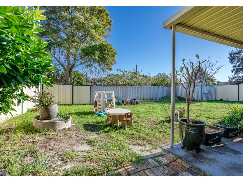 4 Abingdon Place, Kelmscott WA 6111