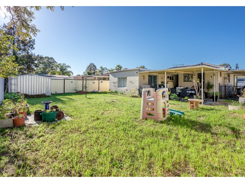 4 Abingdon Place, Kelmscott WA 6111