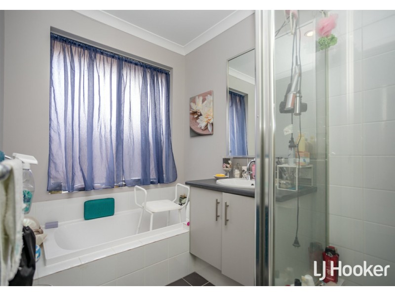 4 Podger Way, Brookdale WA 6112