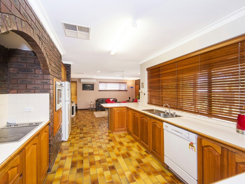 133 Regency Drive, Thornlie WA 6108