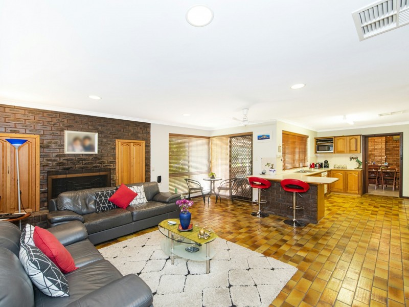 133 Regency Drive, Thornlie WA 6108