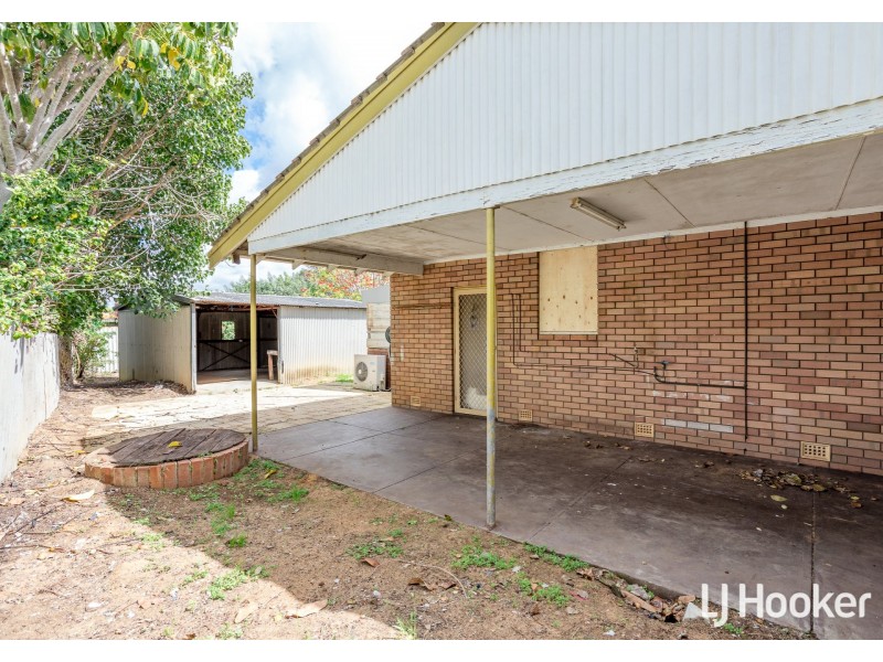13 Kurrajong Way, Camillo WA 6111