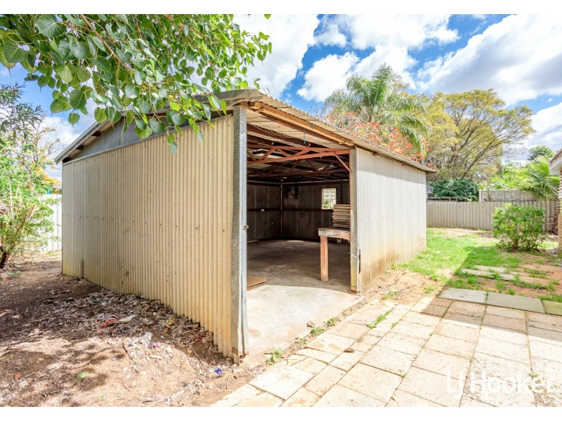 13 Kurrajong Way, Camillo WA 6111