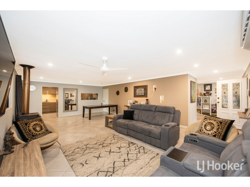 12 Leschenaultia Street, Roleystone WA 6111