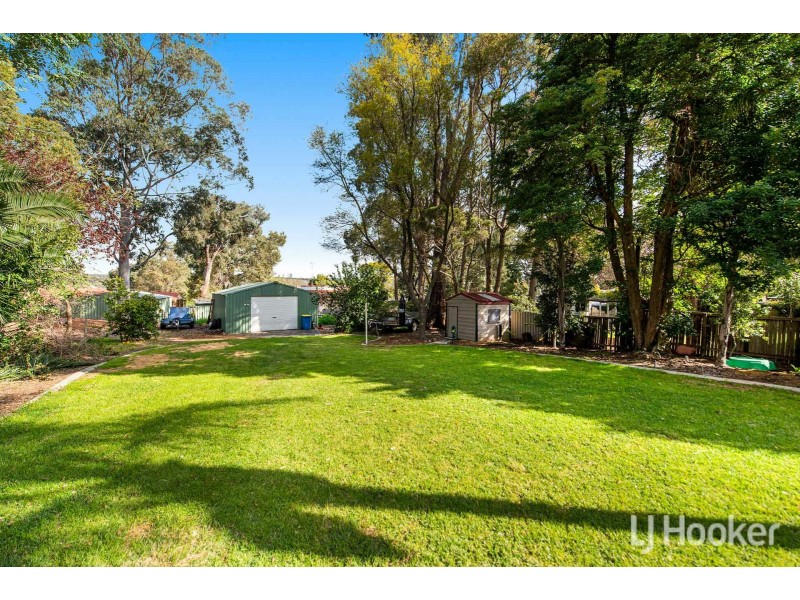 12 Leschenaultia Street, Roleystone WA 6111