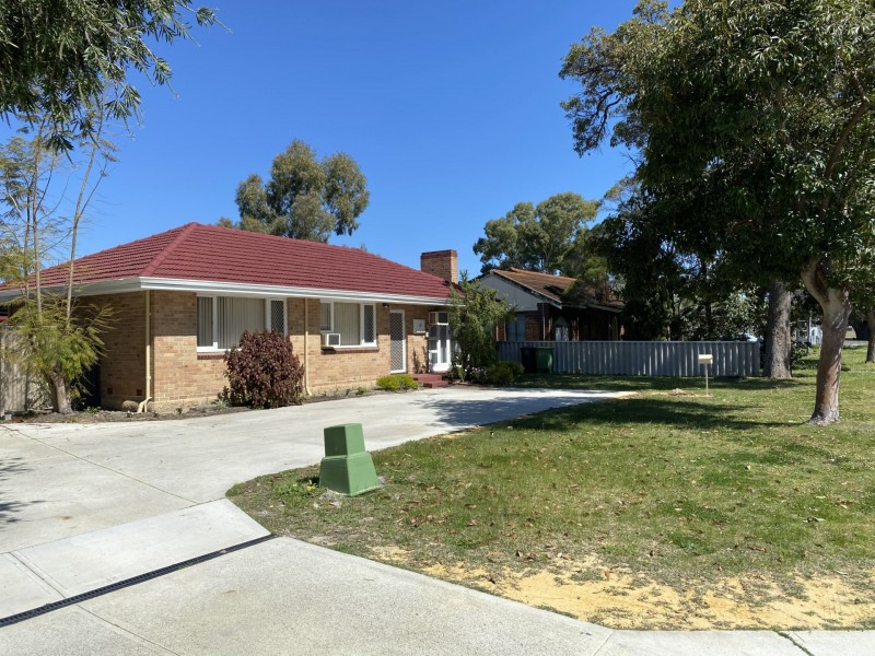 10 Berehaven Avenue, Thornlie WA 6108