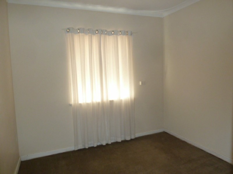 10 Berehaven Avenue, Thornlie WA 6108