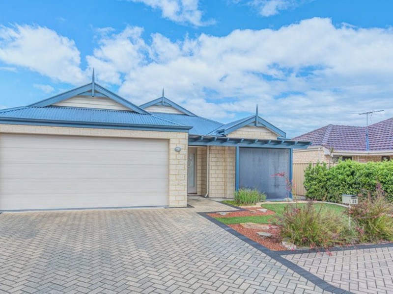 28 Finsbury Drive, Thornlie WA 6108
