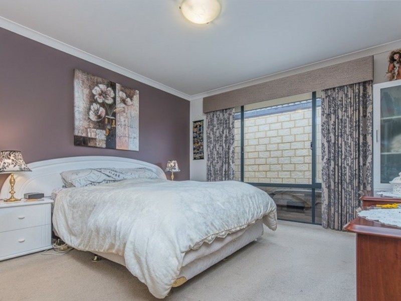 28 Finsbury Drive, Thornlie WA 6108