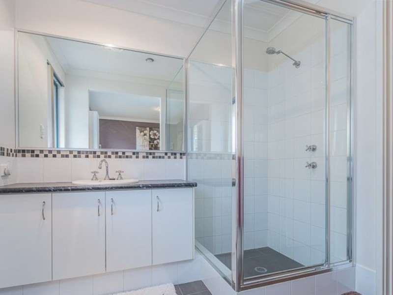 28 Finsbury Drive, Thornlie WA 6108